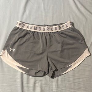 Under Armour Women's Athletic Heatgear Gray and White Shorts size Large